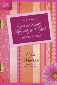 The One Year Sweet and Simple Moments with God Devotional -  - Newlen, Kim